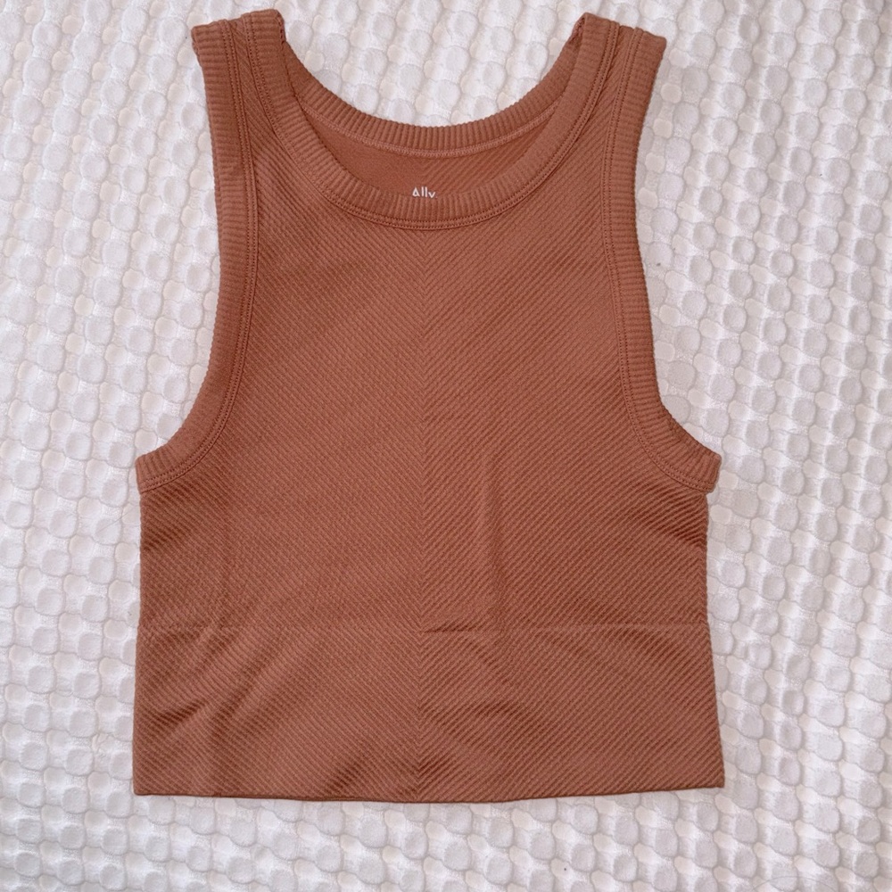 Women’s ribbed stretch-fitted crop size: XS